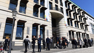 Forschungsgipfel 2017: Gäste vor dem Allianz Forum (Foto: David Ausserhofer)