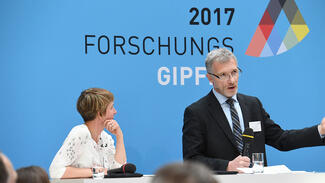 Forschungsgipfel 2017: Obi Felten und Jakob Edler (Foto: David Ausserhofer)